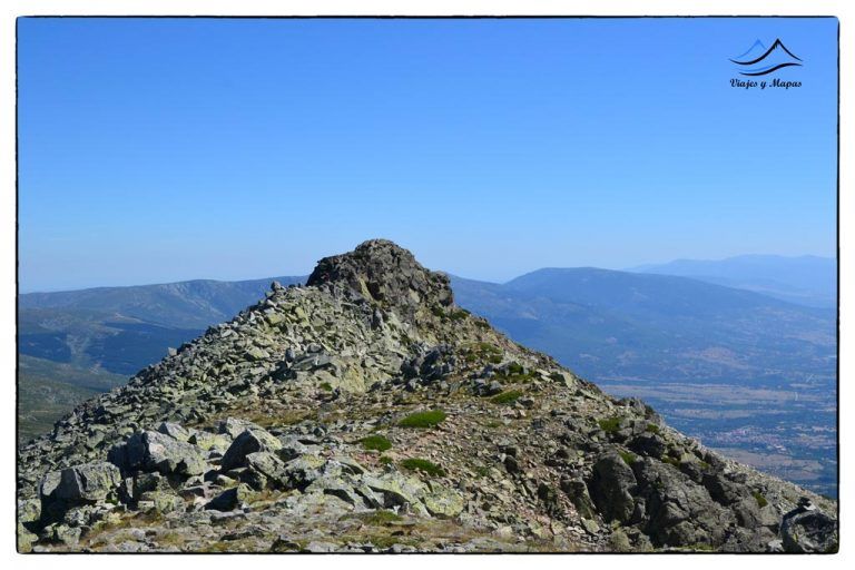 El Risco de los Claveles en la ruta a Peñalara