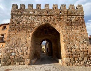 Castillo y muralla de Monteagudo de las Vicarías