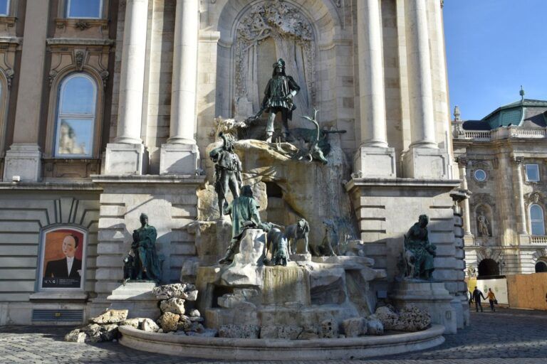 Fuente del rey Matías en el Palacio Real