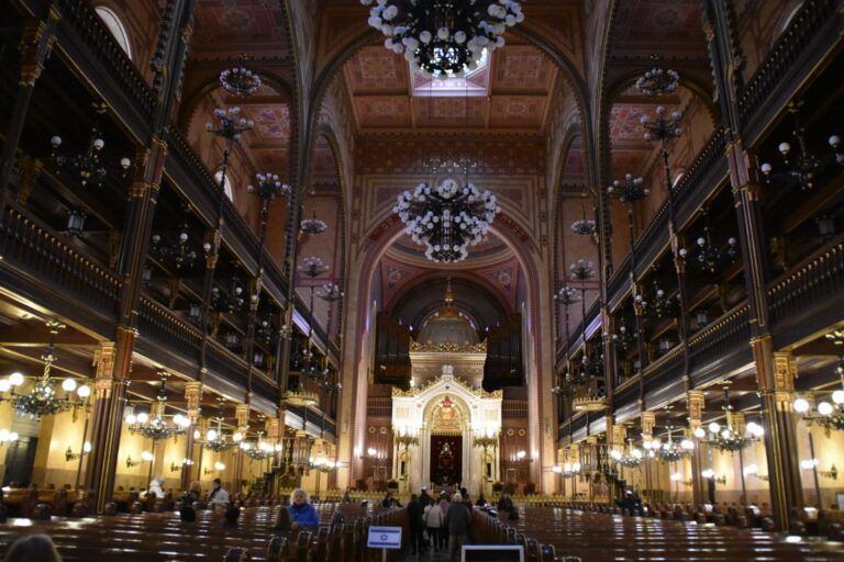 Interior de la Gran Sinagoga de Budapest