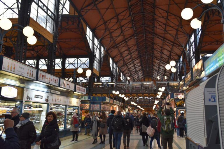 Interior del Mercado Central de Budapest