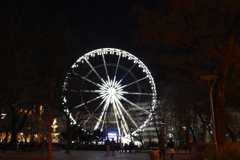 La noria Budapest Eye de noche