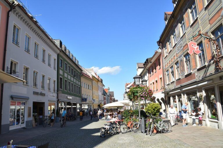 Una calle del casco histórico de Füssen