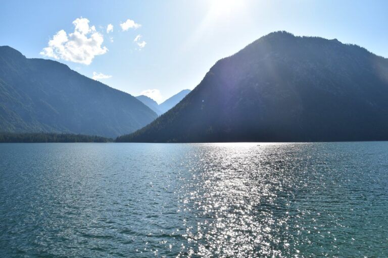 El lago Plansee, en el Tirol austriaco, camino de Linderhof