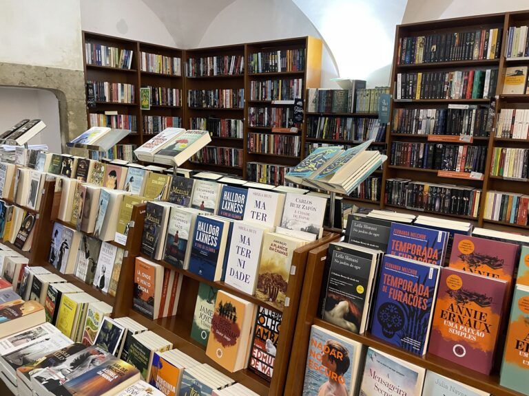 Interior de la Livraria Bertrand en el Chiado