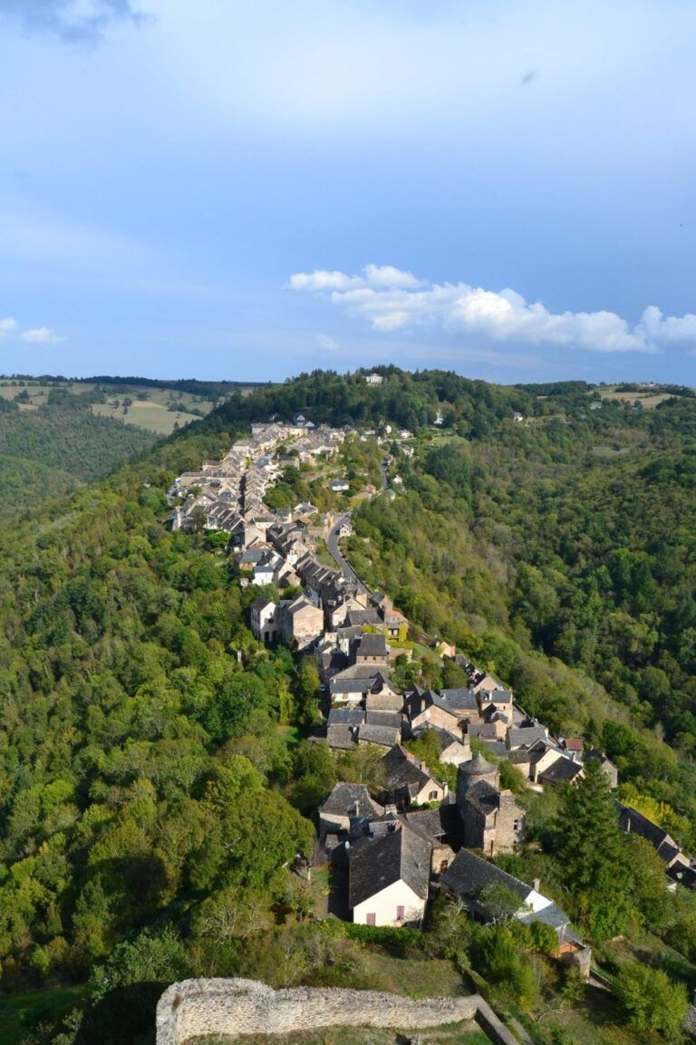 Najac sobre su cresta