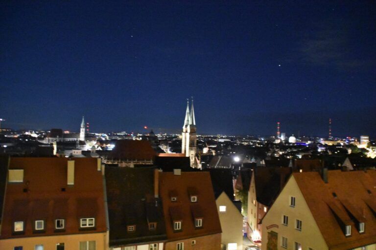 Núremberg de noche desde el castillo