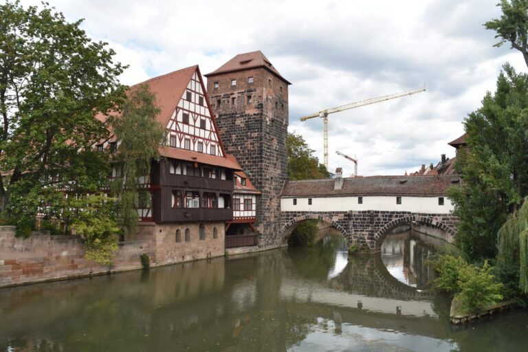 El puente cubierto del Verdugo (Henkersteg) sobre el Pegnitz