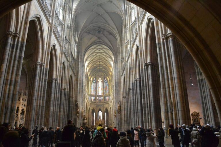 Interior gótico de la catedral de San Vito