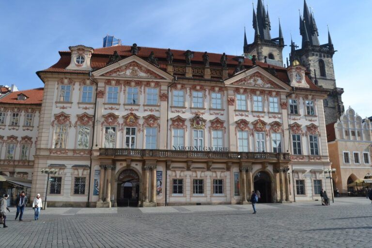 Palacio Kinsky en la plaza de la Ciudad Vieja